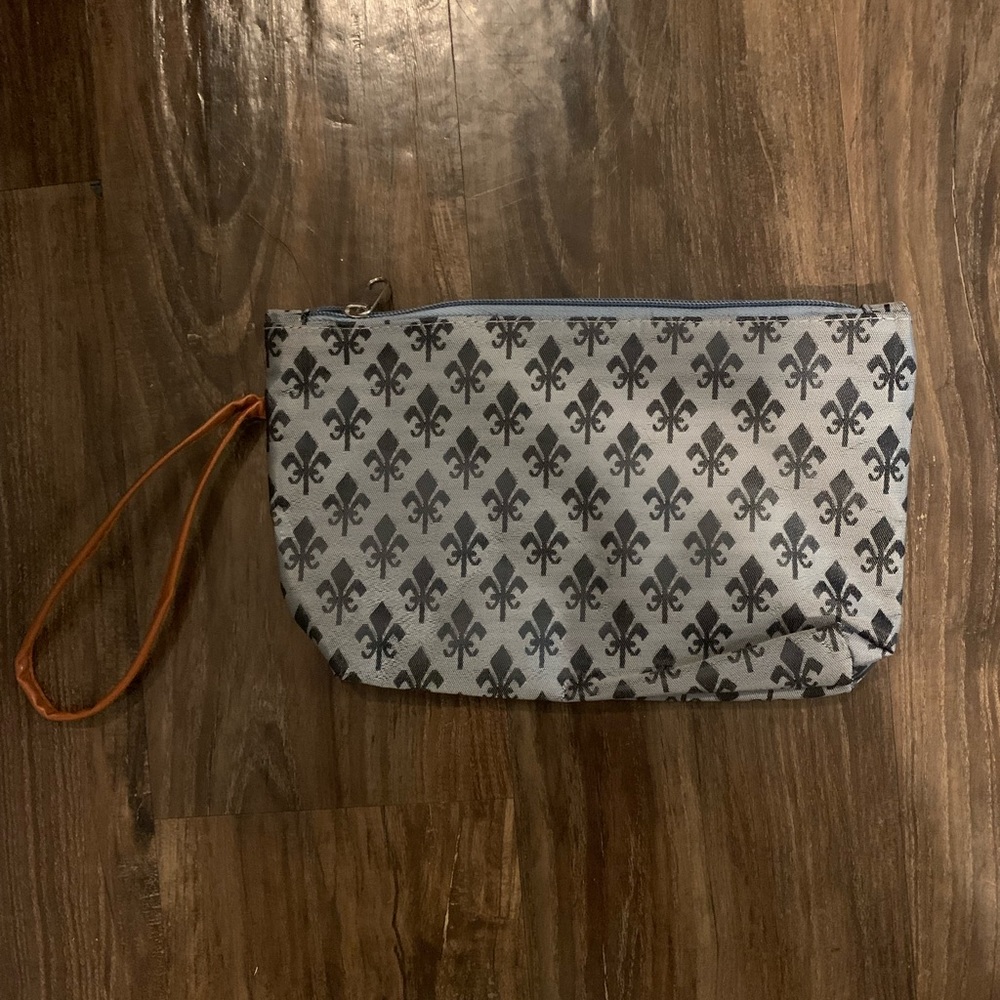 Fleur-de-lis Zippered Bag ⚜️